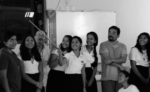 http://www.balambartolome.com/files/gimgs/th-106_106_selfiestick-webbyn.jpg